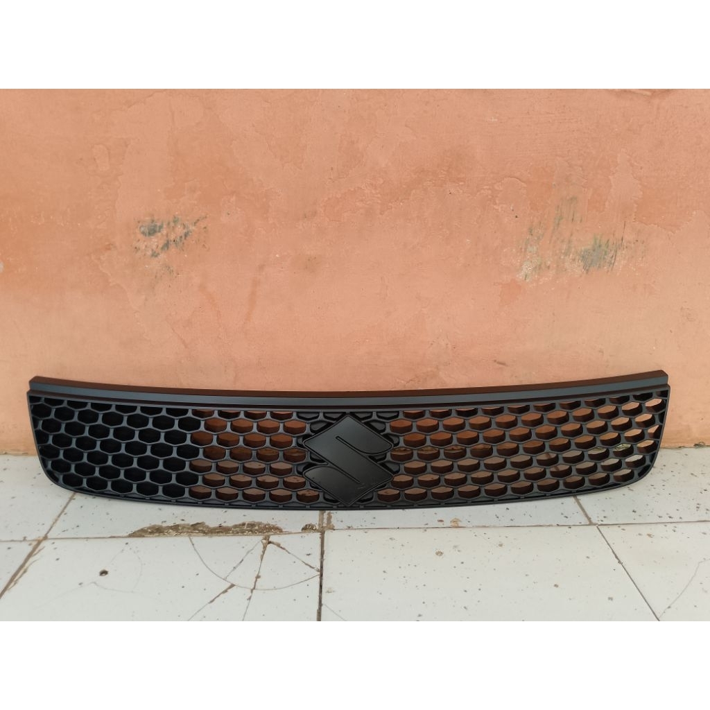 grill atas untuk bemper depan suzuki swift GT2 original tahun 2006 - 2012
