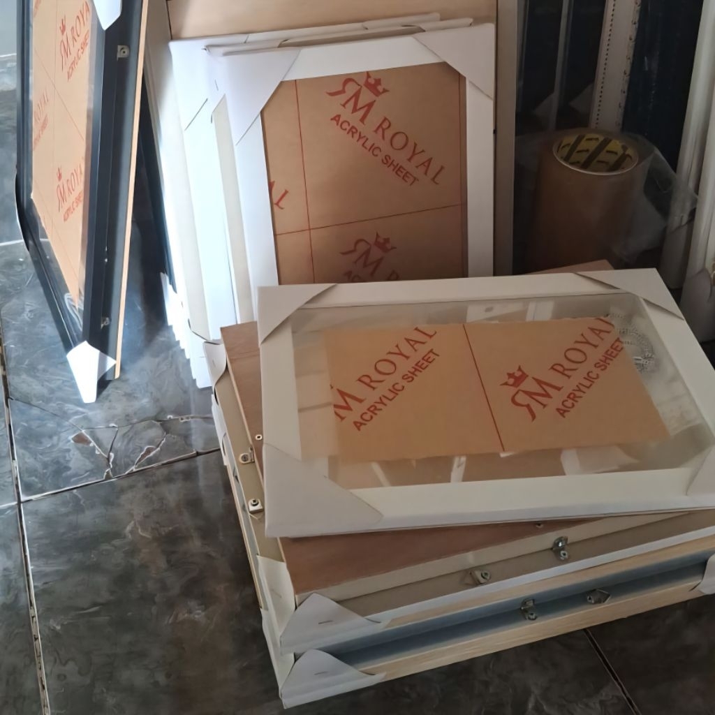 Bingkai foto ukuran 25x35 minimalis putih - Pigura foto - Frame foto - Co2 putih uk. 25x35