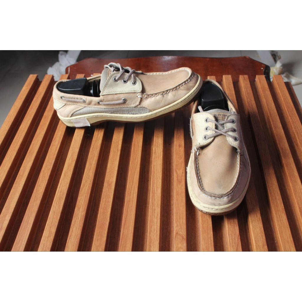 Sepatu loafer keren "Sperry Top sider " Upper kulit asli nubuck outsole kokoh khas loafer. Size us 1