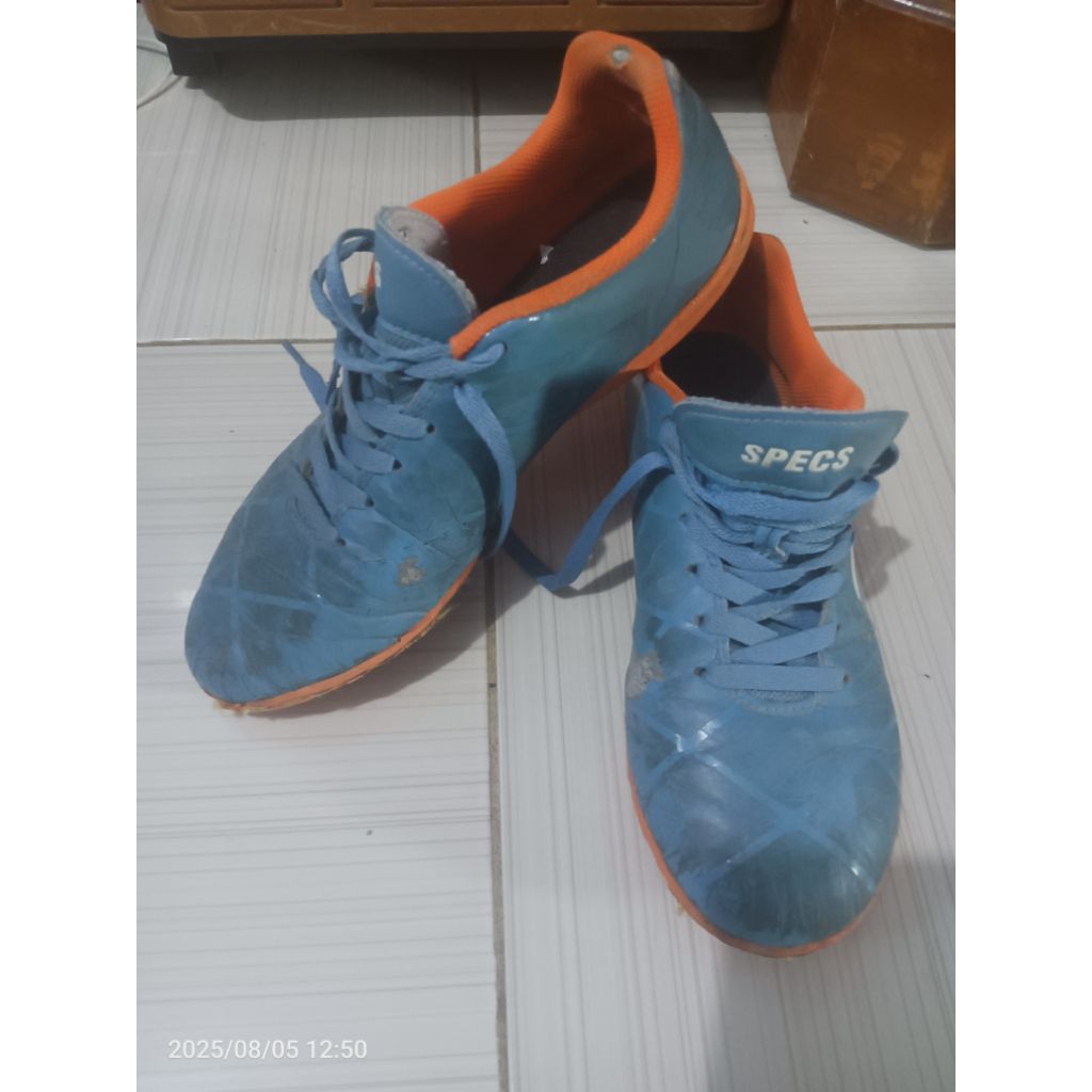 sepatu futsal SPECS diablo seken second bekas no 43