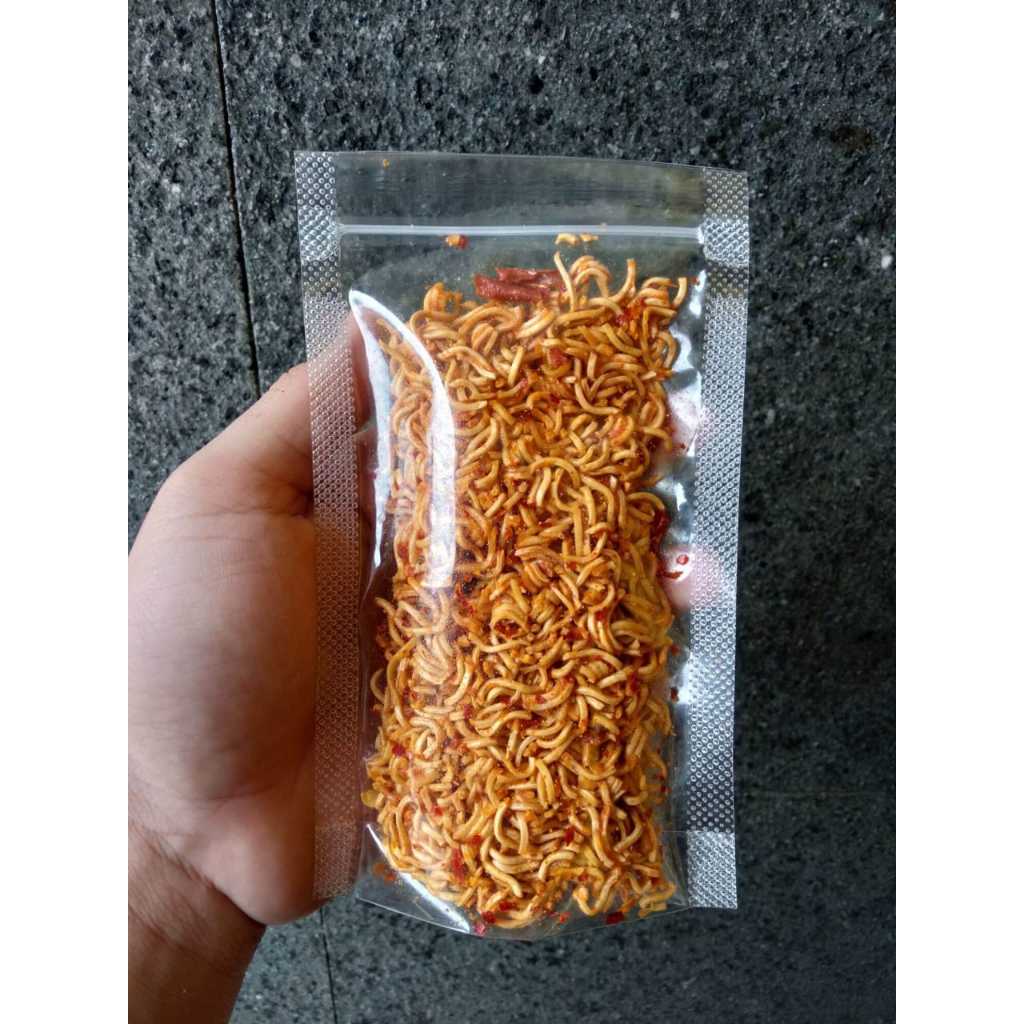 

MIE KERING/MIE KEREMES PEDAS BUMBU MELIMPAH PEDAS DAUN JERUK 50GRAM