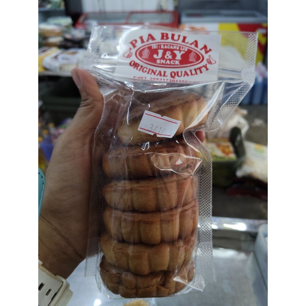 

Pia Bulan Asli – Oleh-oleh Khas, Enak & Tahan Lama