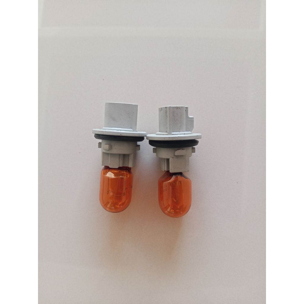 lampu sein +soket kijang innov reborn...calya...sigra