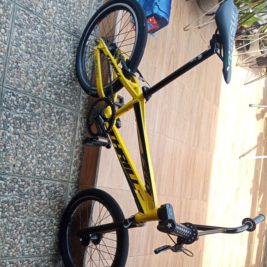 sepeda bmx thrill pro