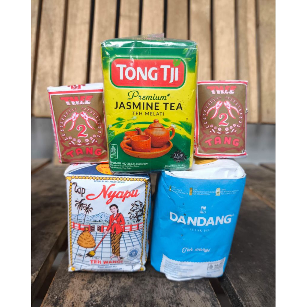 

Teh paket racikan 4 jenis teh teh tongji teh dandang biru teh nyapu teh dua tang teh tubruk harum melati teh angkringan wedangan solo