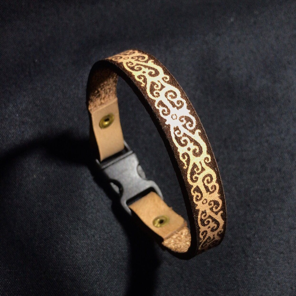 Gelang Kulit Asli Motif Dayak