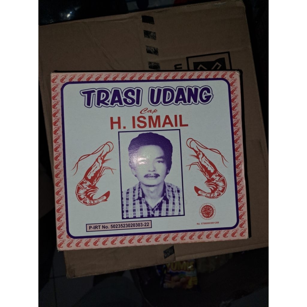 

Trasi udang H. Ismail warna merah - Terasi udang