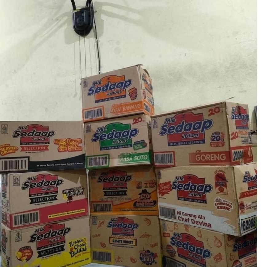 

mie sedap instant aneka rasa 1dus isi 40