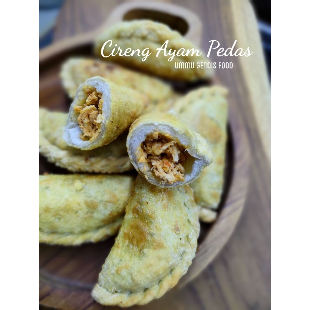 

Cireng ayam suwir pedas (10 pcs)