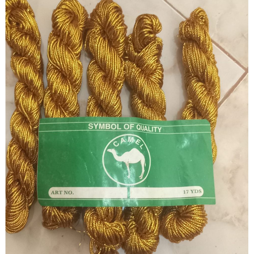 

Tali Emas Glitter Dekorasi – Roll 17 Yards | Tali Hias Souvenir & Kerajinan [ Merk Camel ]