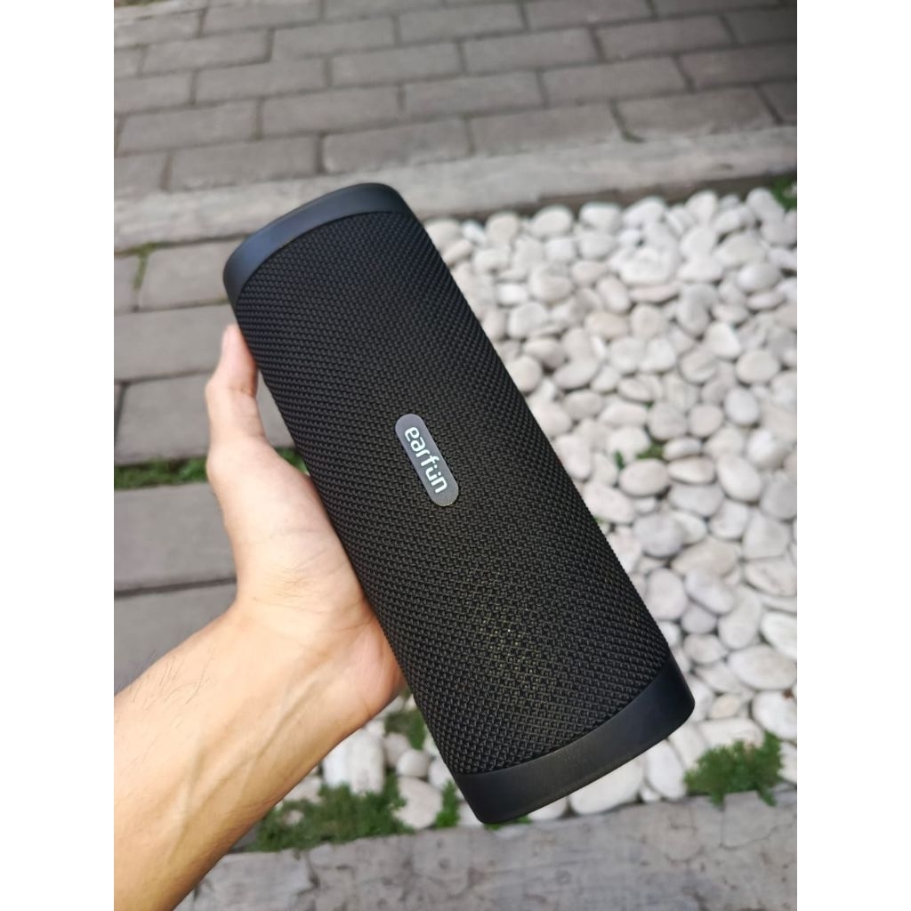 Earfun uboom L (like new)