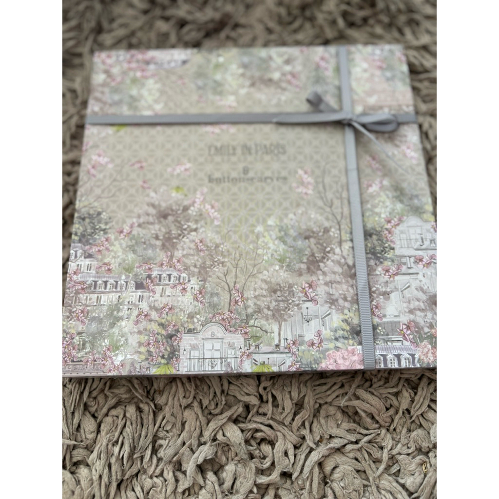 BUTTONSCRAVES The parisian Voal size XL -PALAIS