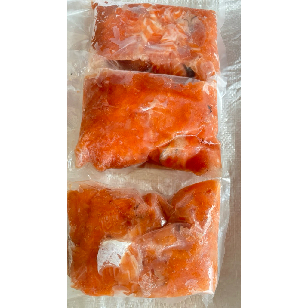

Tetelan salmon tanpa tulang 500gram