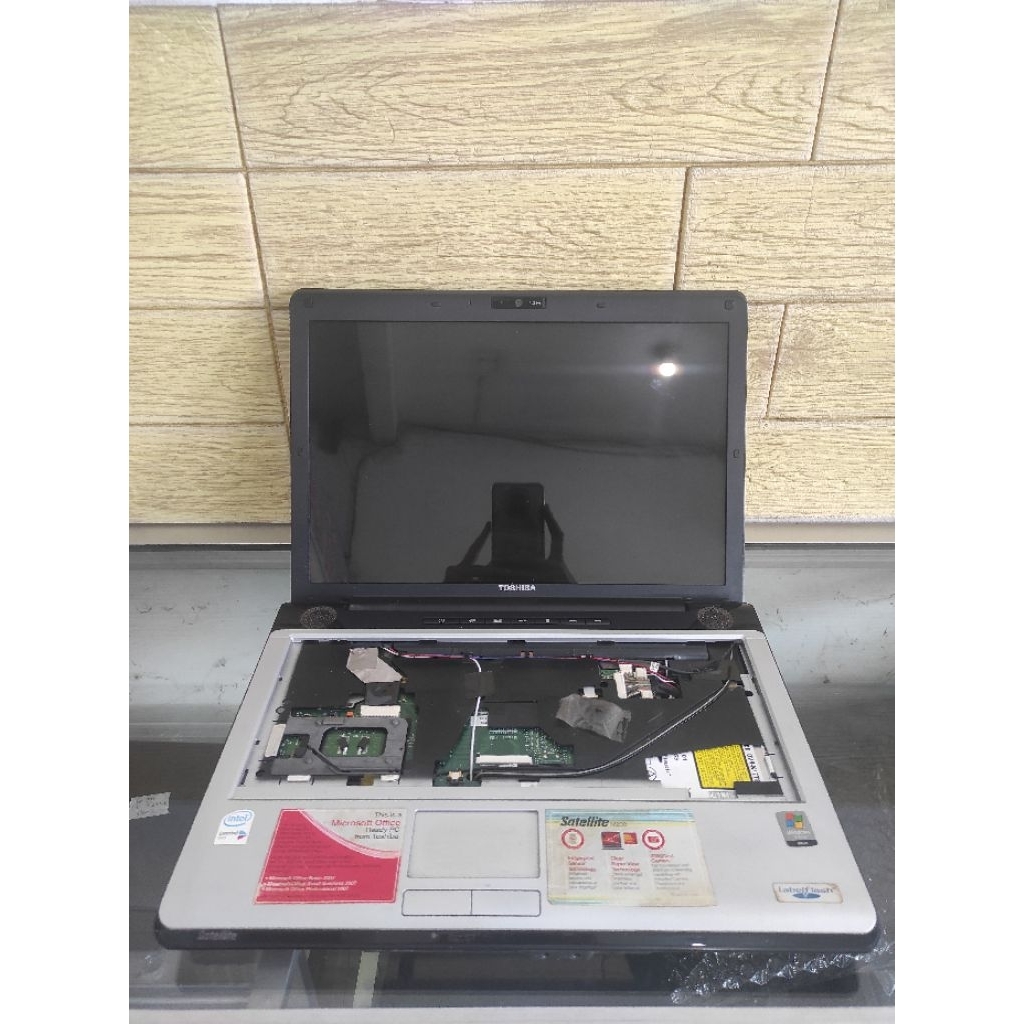 Toshiba Satellite M200 casing mesin dan lcd