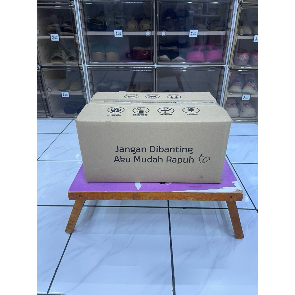 

Kardus 36 cm x 24 cm x 17 cm (450) Bekas Jangan Double Wall