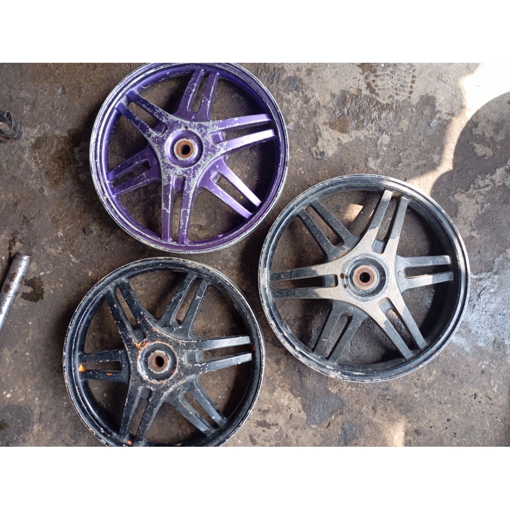 Velg Belakang suzuki spin SR 125 orisinil