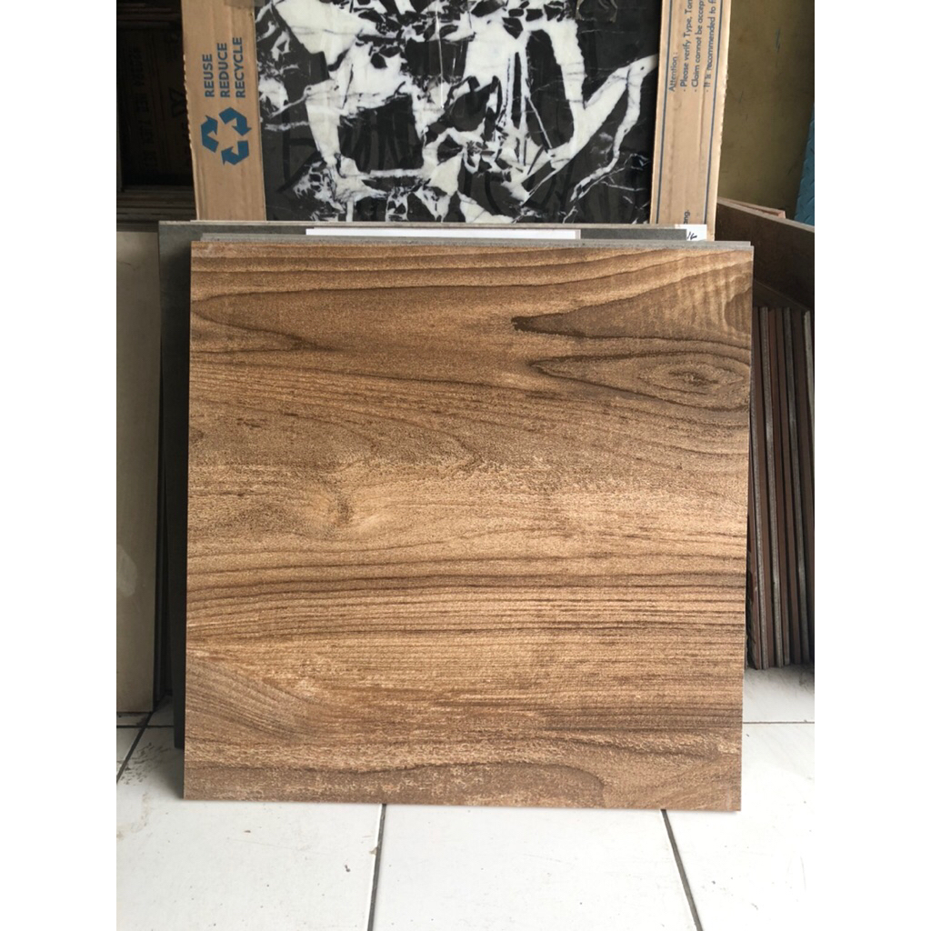 keramik 60x60 motif urat kayu (kasar-matt)/ keramik lantai motif wood/ keramik lantai kamar mandi/ k