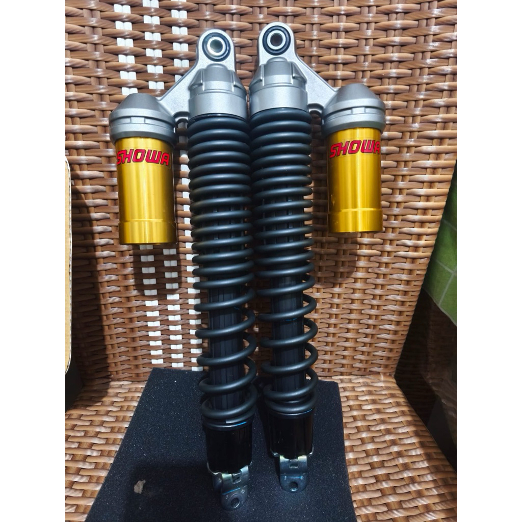 SHOCK BELAKANG ADV 160