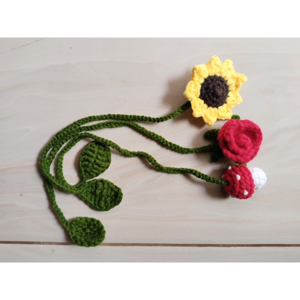 

Bookmark Crochet / Pembatas buku rajut || Handmade by yana.inc