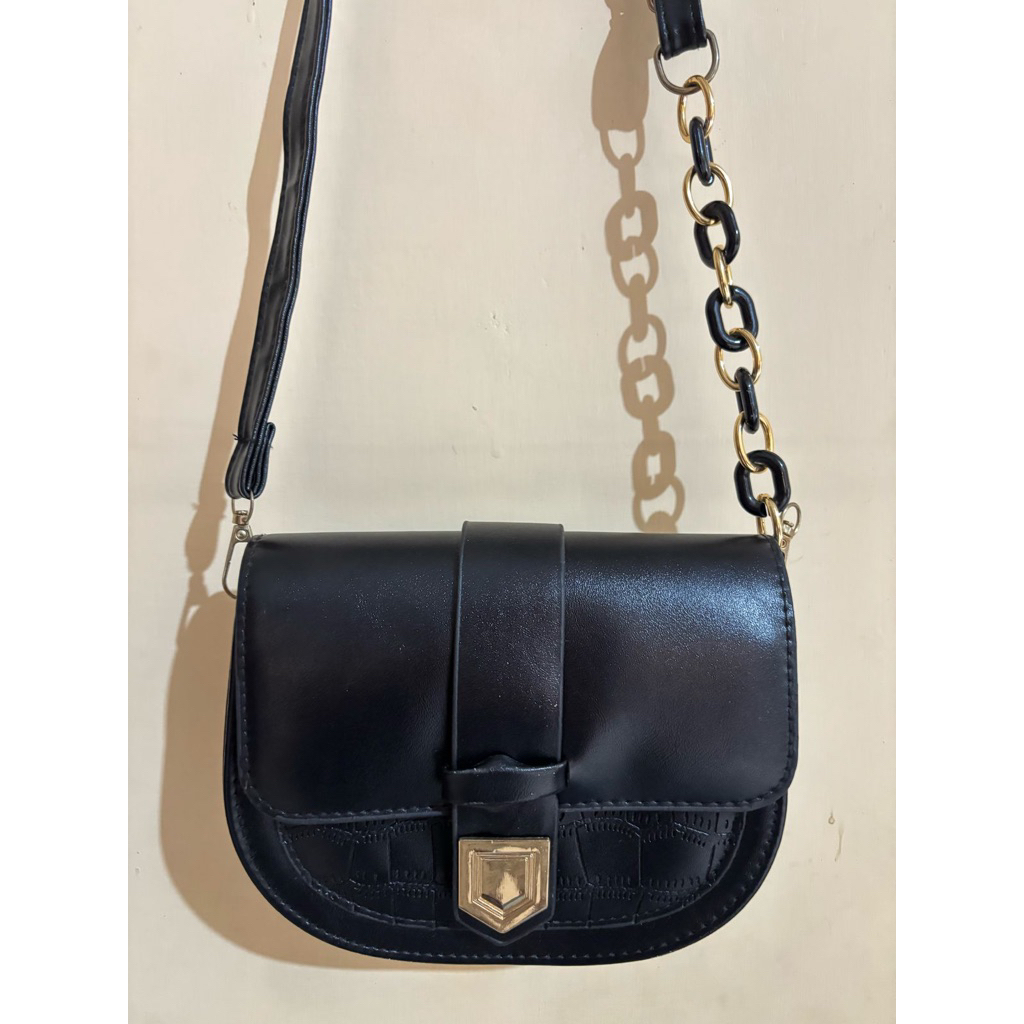 shoulder bag rantai korean style (preloved)