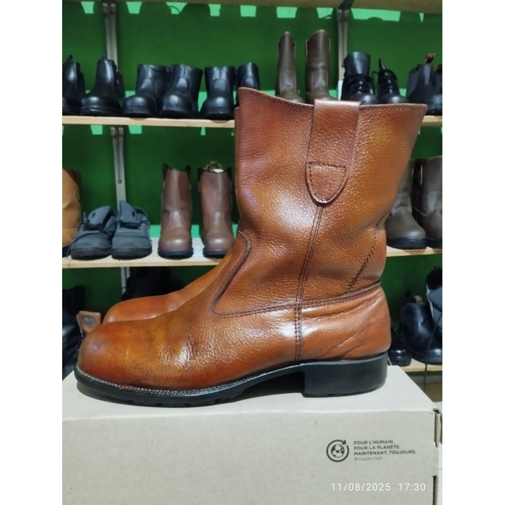 sepatu safety cheetah 188c ukuran 6(40)