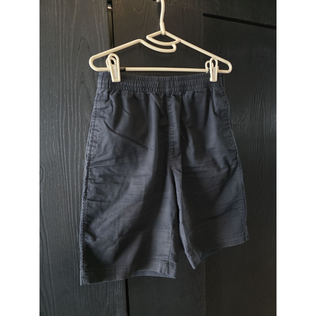 Uniqlo Short Pants BLACK. Best Seller. 100% original. size S. celana pendek pria santai ukuran s. 2n