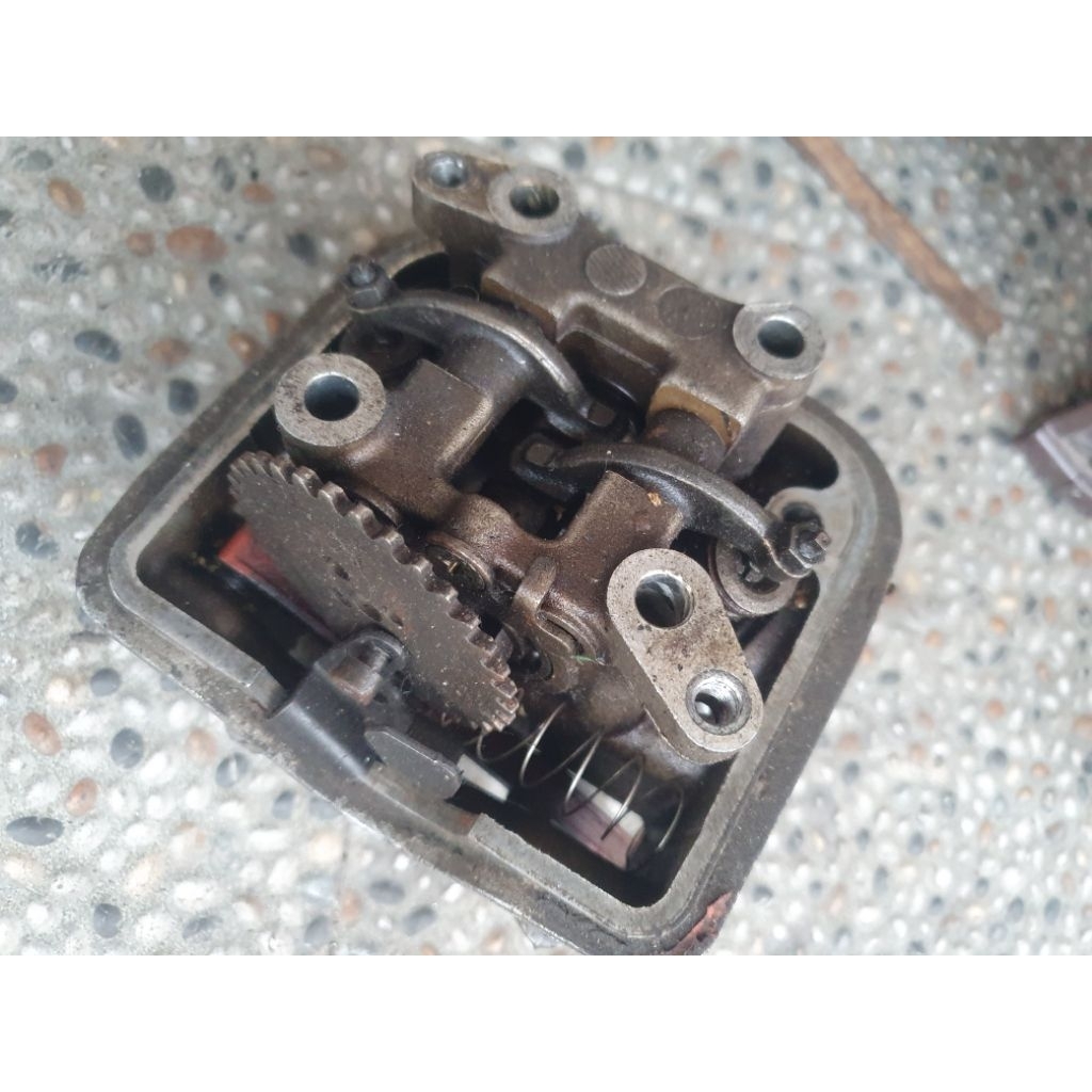 Head cylinder komplit original suzuki Spin 125