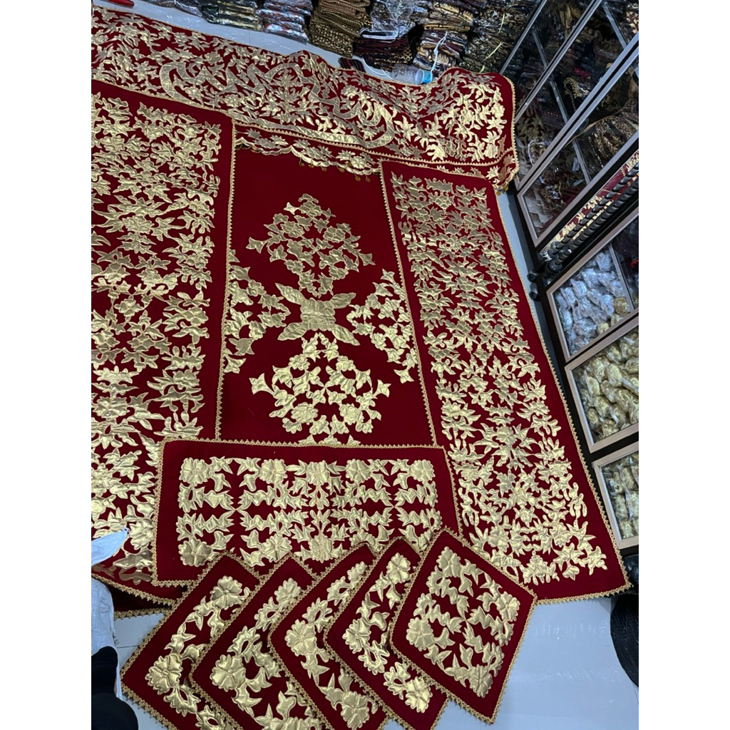 dekor adat lampung tirai nurun bludru maroon sulam lami bordir