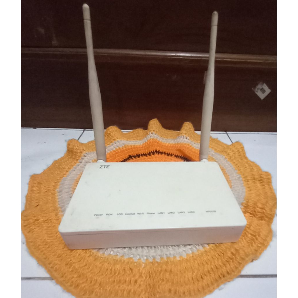 Router Wifi ZTE F609 V2 Port Biru Bekas Normal