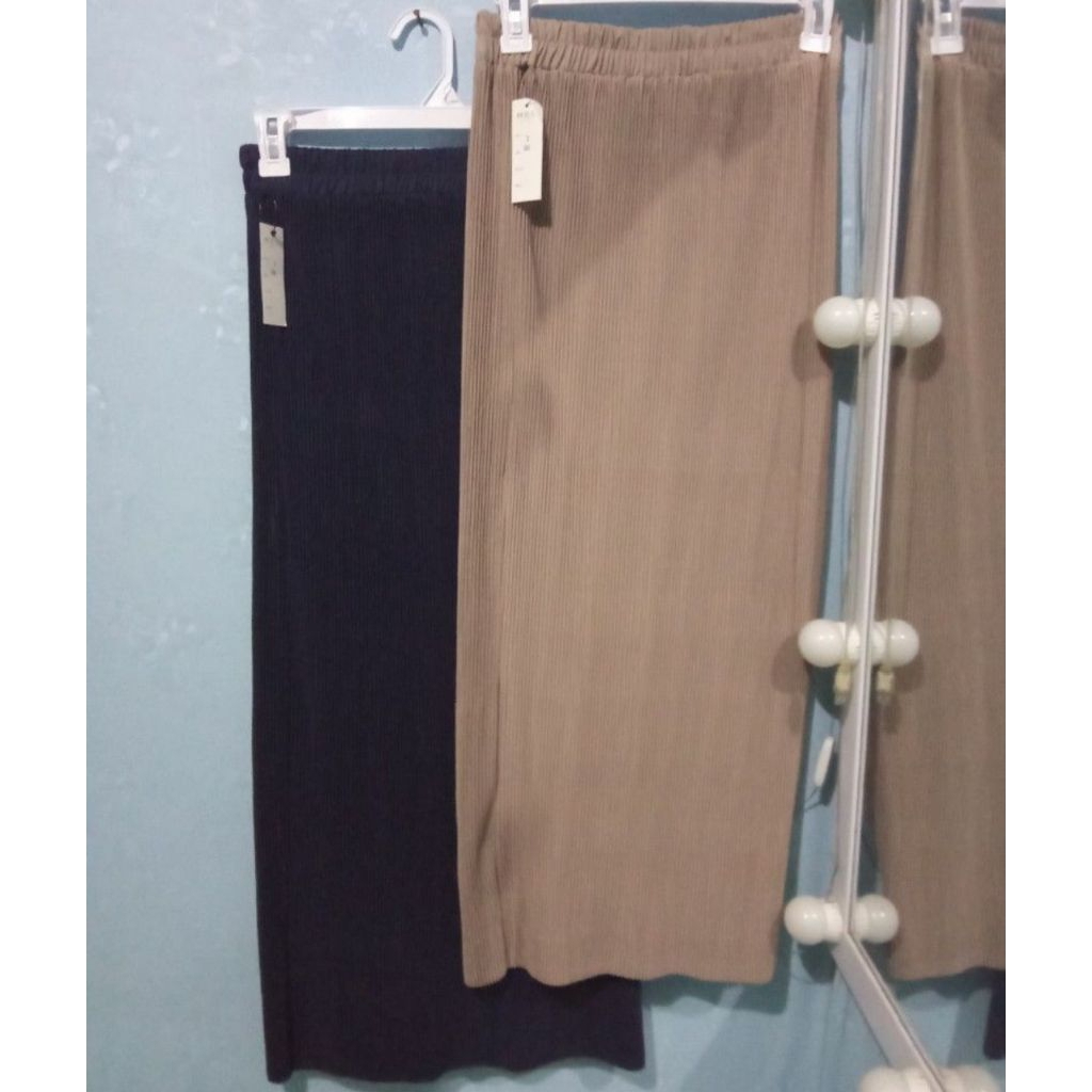 Rok Panjang Long Skirt Plisket Span Hitam Cream
