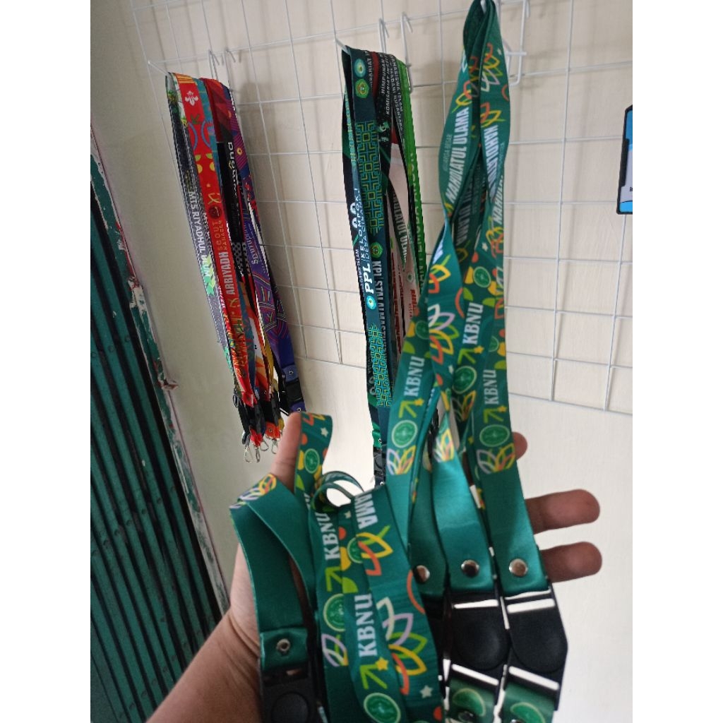 

Lanyard Custom + Name Tag Murah & Berkualitas