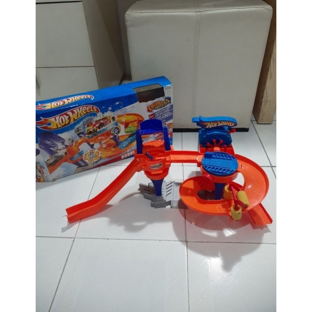 Original Hot Wheels Bubble Matic Car Wash Track