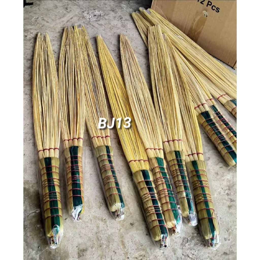 Penebah kasur dari rotan/Pembersih/sapu kasur