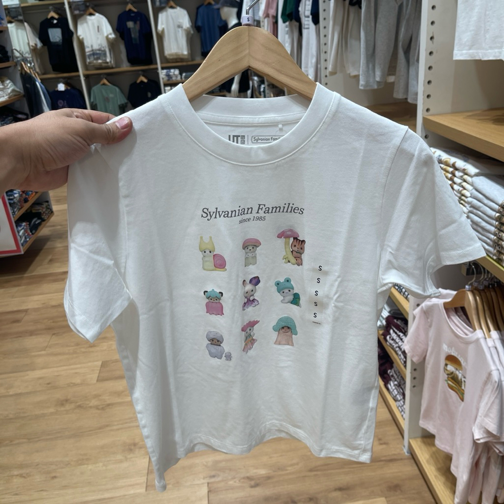 Tshirt Uniqlo Woman SYLVANIAN FAMILIES white