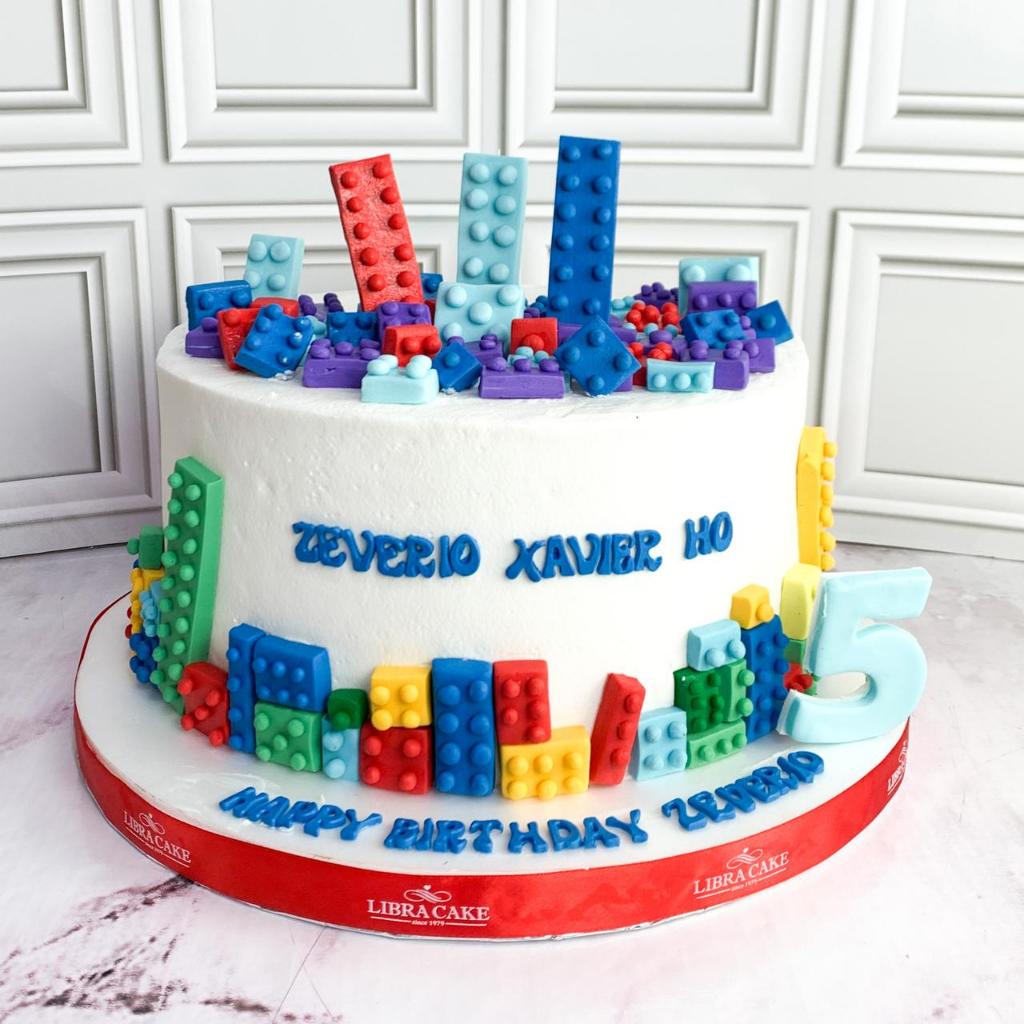 

Kue Ulang Tahun/Birthday Cake/Kue Ultah tema Lego/Kue Lego/Kue Birthday jakarta