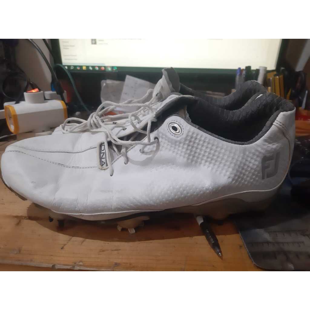 preloved sepatu golf FOOTJOY D.N.A HELIX size 42