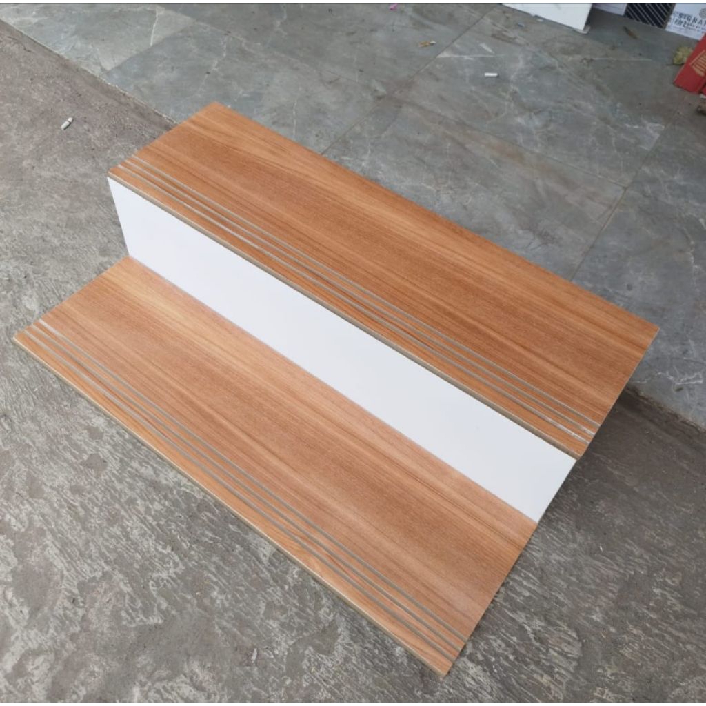 GRANIT TANGGA 30X60 30X90 30X120 MOTIF KAYU