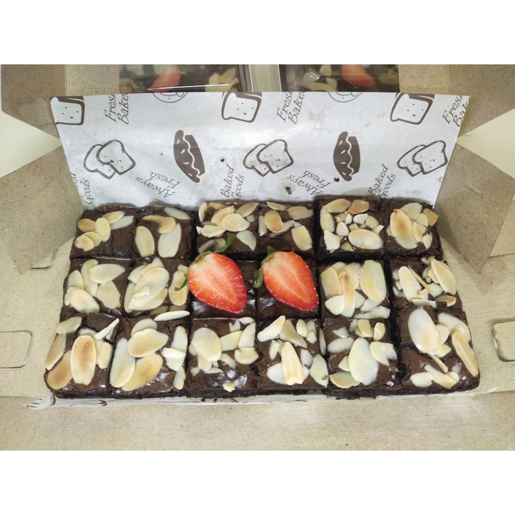 

Fudgy Brownies / Brownies panggang , dark chocolate