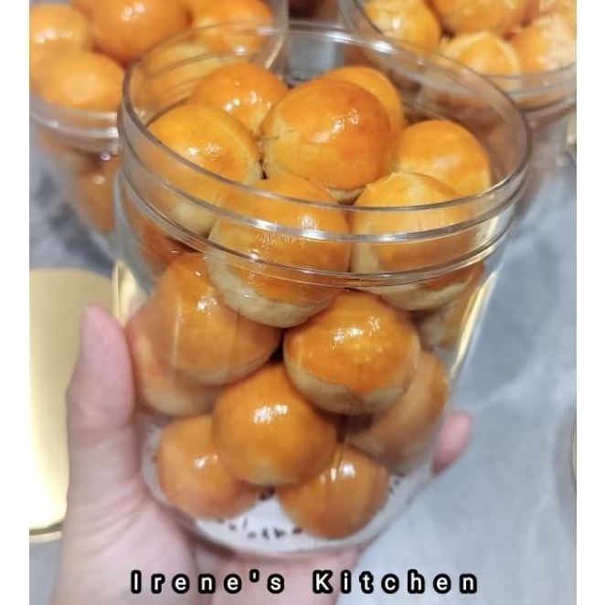 

NASTAR BULAT EMPUK ISIAN NANAS BANYAK IRENE'S KITCHEN TOP. JAR 600ML