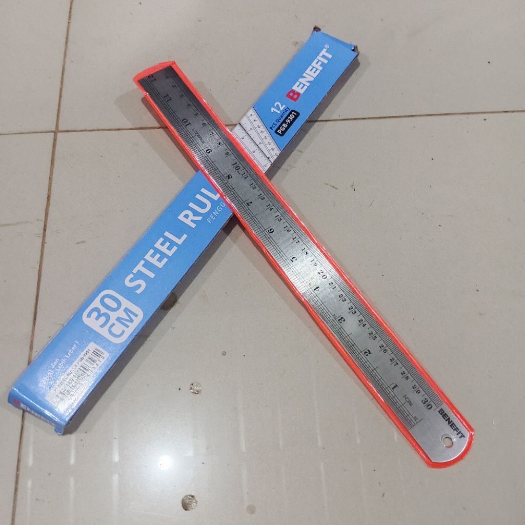

1 Pcs Penggaris Besi 30 Cm SUPER TEBAL