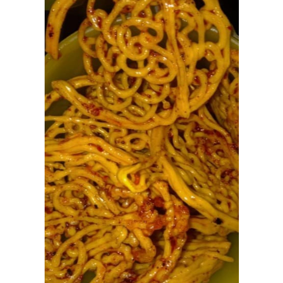 

Camilan Pedas Kerupuk Mie Bantat Pedas Daun Jeruk 100 Gr