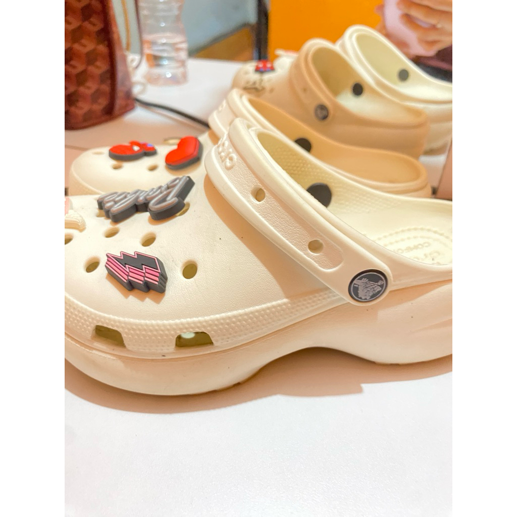 preloved crocs ( free semua jibbitz )