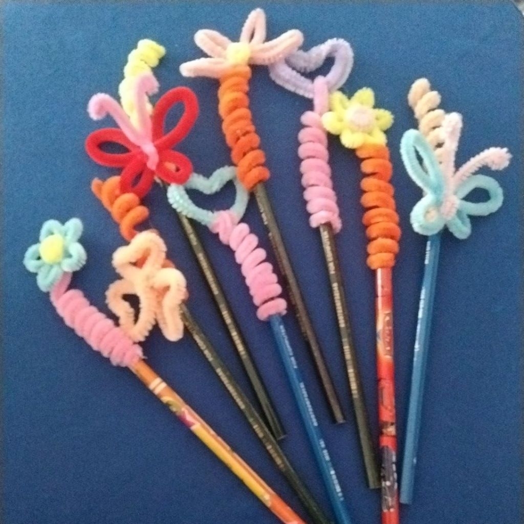 

Pensil kawat bulu lucu /Ragam karakter /Random /Harga /pc