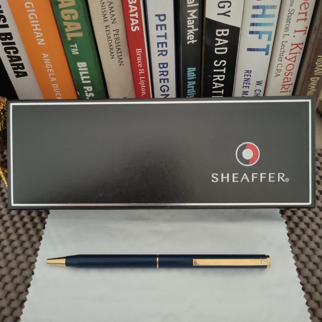 

Vintage Sheaffer Fashion No. 260 Ballpoint Pen - Blue, GT Made USA 1990s