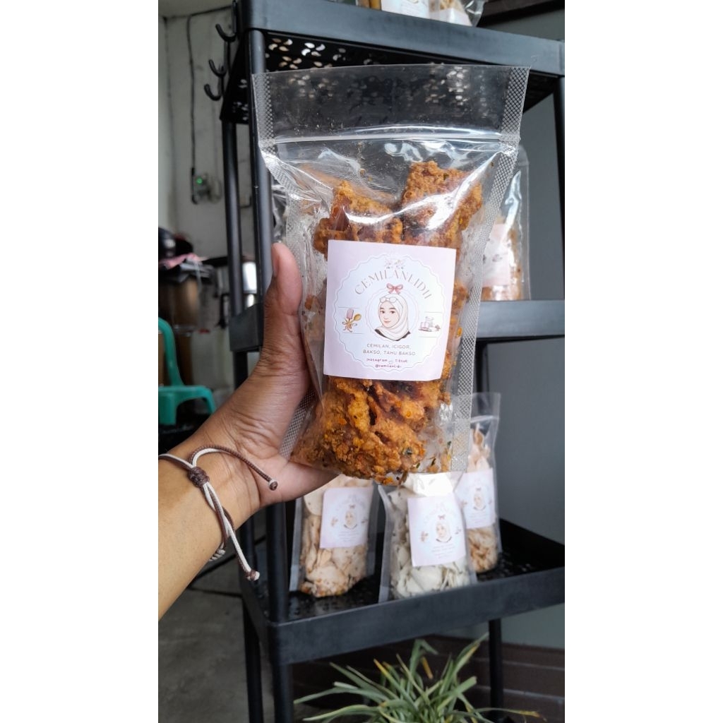 

Basreng Jeruk Pedas – Snack Kulit Ayam Viral | Camilan Pedas Kekinian 100gr/basreng kemasan 100gr / 250g