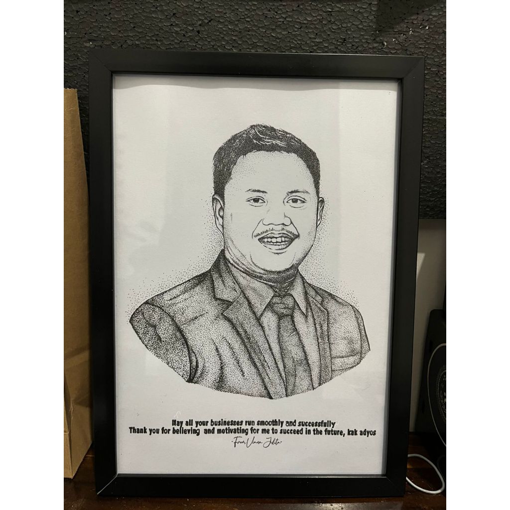 

Ilustrasi Custom Sketsa Wajah - Gambar Hitam Putih Bergaya Pointilism dari Foto