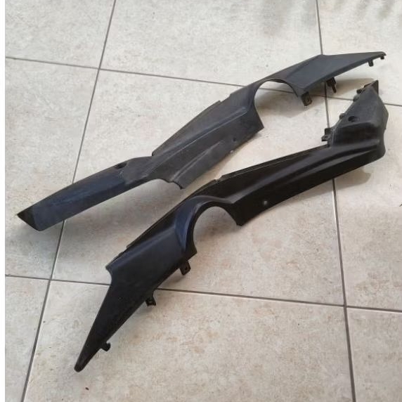 Cover Body Sambung Revo at / Revo Matic Bagian Pinggir Bawah