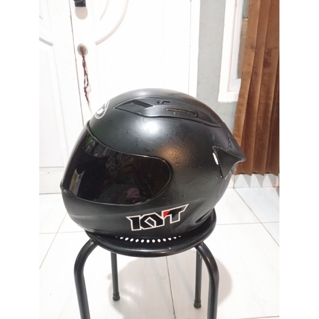 helm KYT bahan repaint