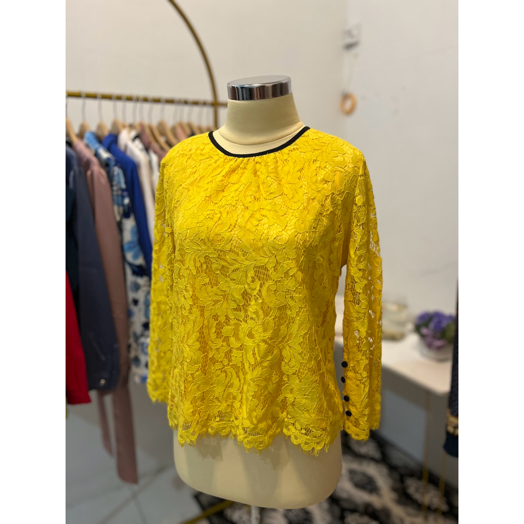 BLOUSE BRUKAT PRELOVED