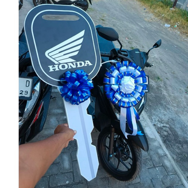 Kunci Besar Simbolis / Paket lengkap kunci Dummy plus Pita hadiah Motor / Bunga Motor
